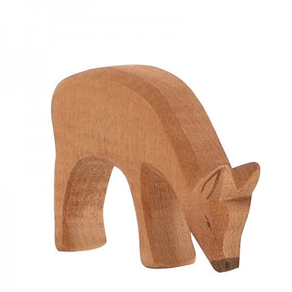 Ostheimer Hirschkuh fressend 15352